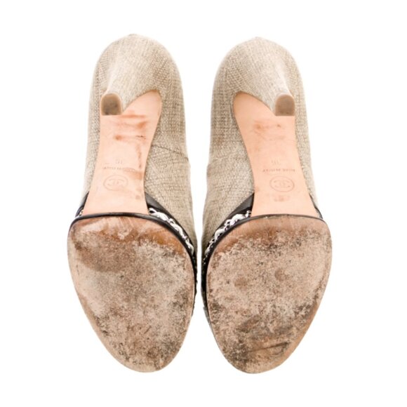 CHANEL 2015 Interlocking CC Logo Pumps Tan Black Toe Cap Heels - Picture 7 of 9